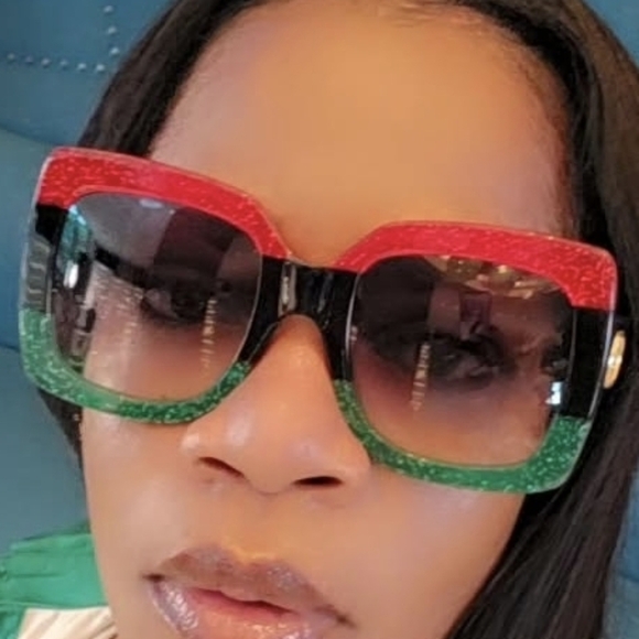 Authentic Gucci sunglasses - Picture 6 of 7